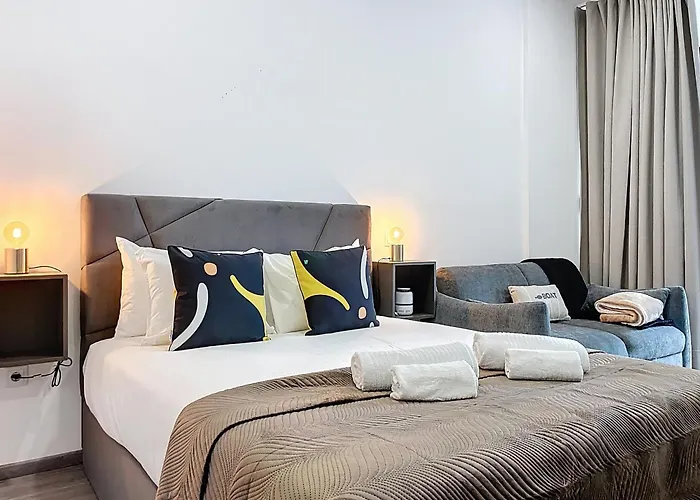 2 By Atlantic Santa Cruz (Madeira)